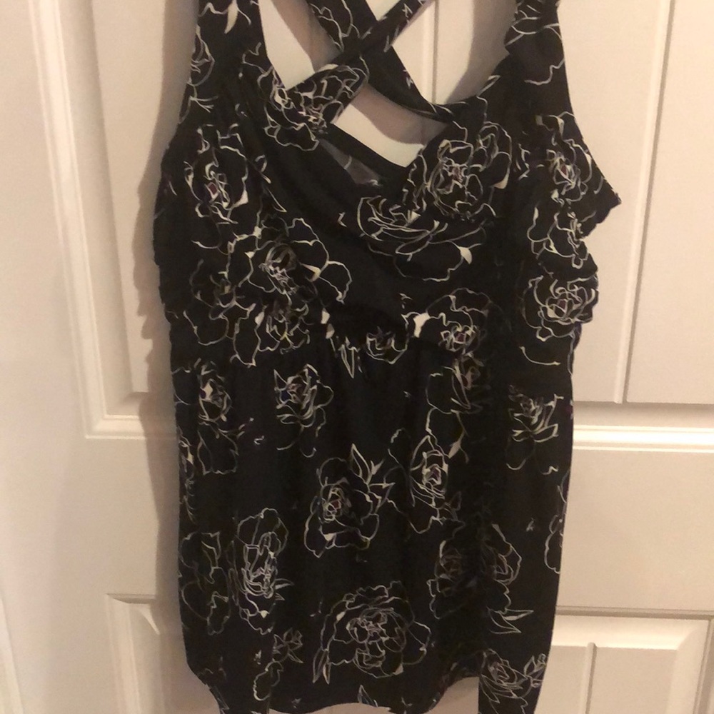 Cross cross black top